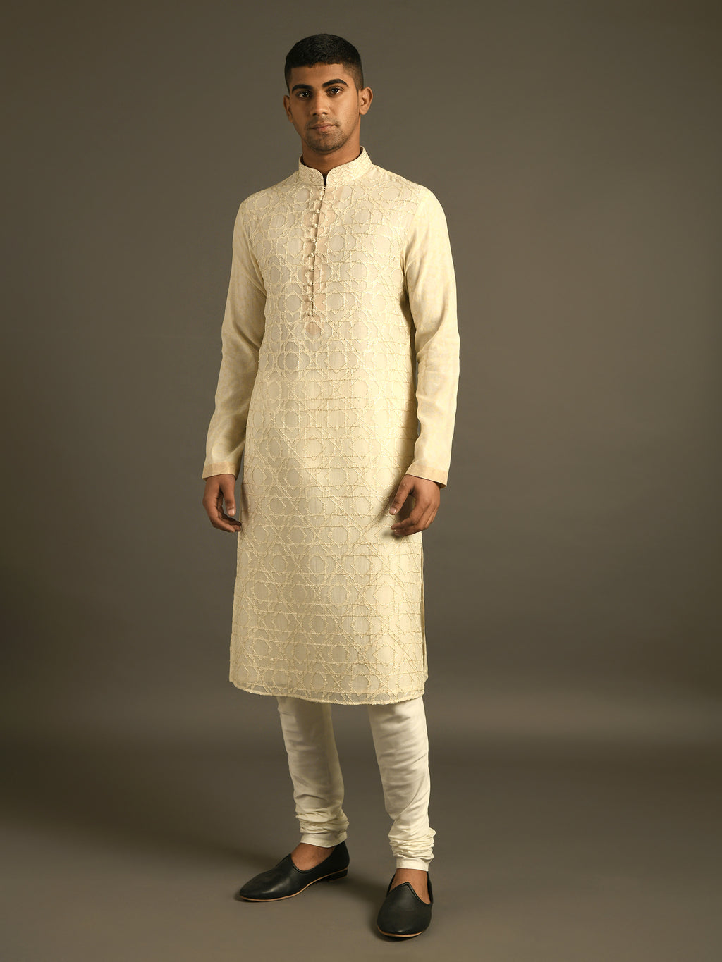 Cream hand embroidered kurta set in cotton silk chanderi